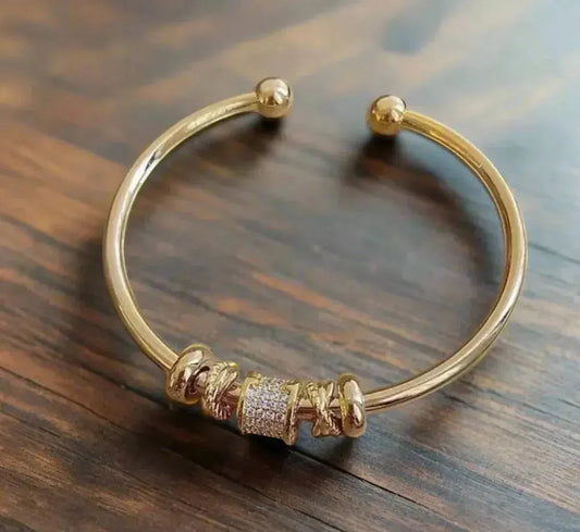 Adjustable bracelet with golden charms | Gold 18k